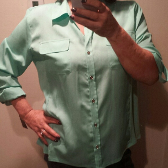 Mint button down - Picture 3 of 4