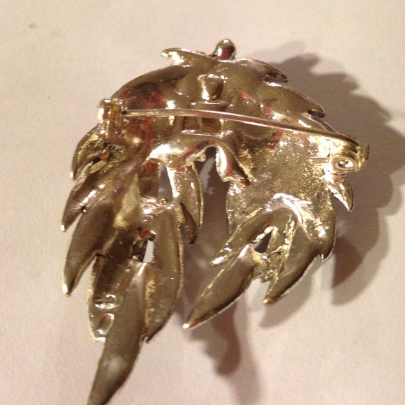 Brooch - Picture 2 of 2