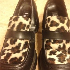 Leopard shoes size 7