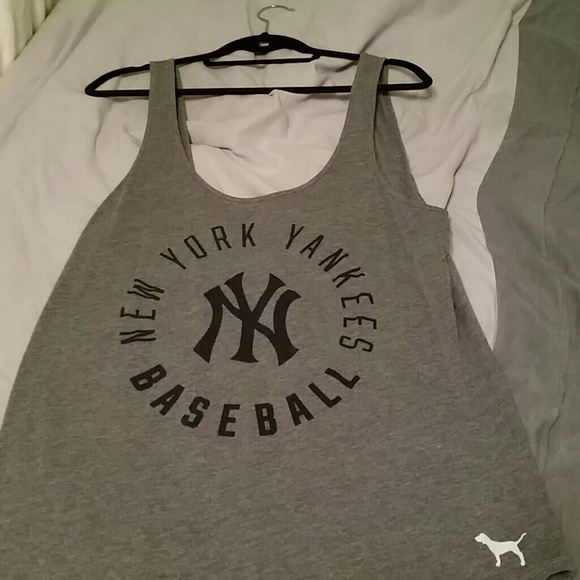 NWOT Victoria's Secret Pink Yankee scoop back tank