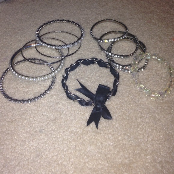 Bundle of 11 bracelets! - Picture 2 of 2