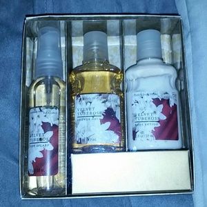 Travel size Bath and body works gift set