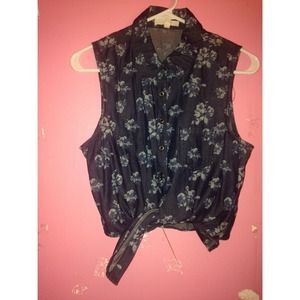 Blue Collar Cropped Shirt With Flowers