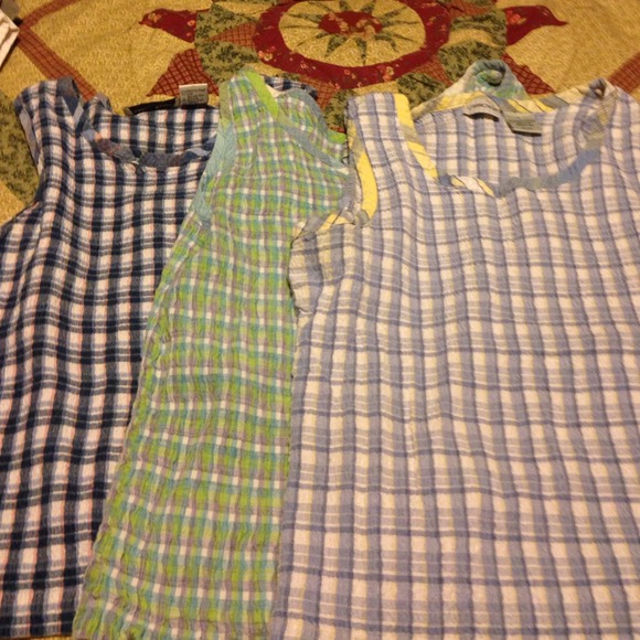 Lot of three ribbed stretch tank tops