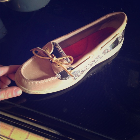 Sperrys boat shoes !