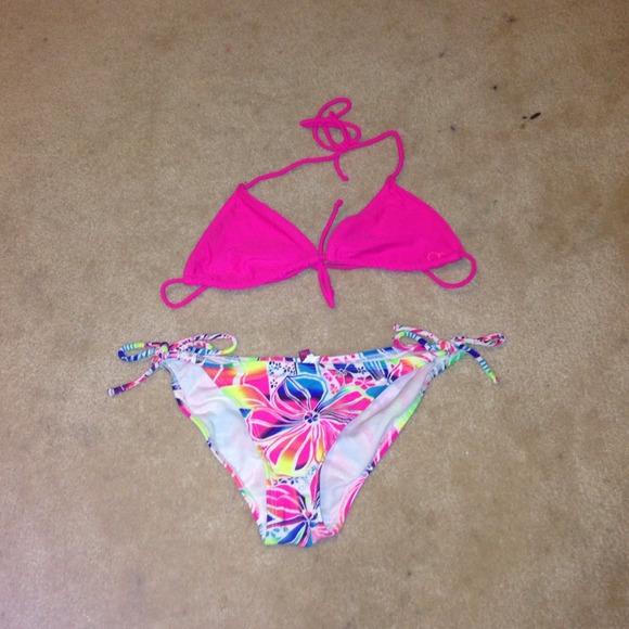 Bundle of bathing suit - Picture 2 of 3