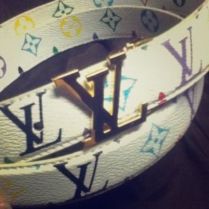 LV belt no box 37" almost new...