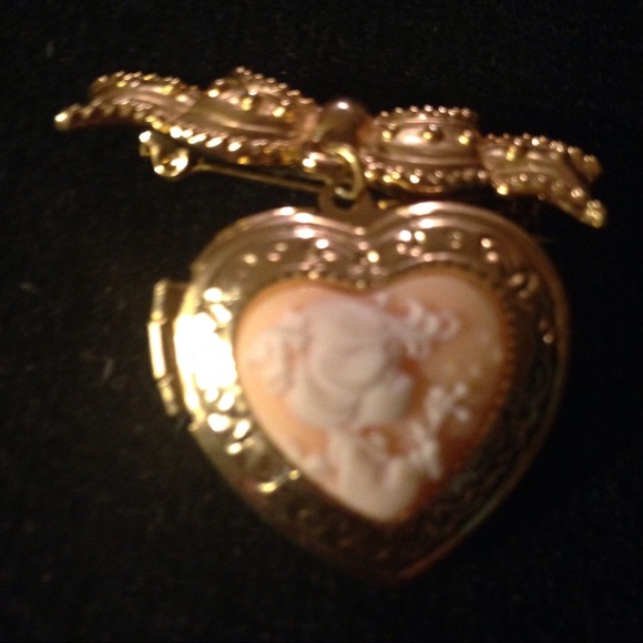 💕❤️Pierced Earring and brooch/locket set ❤️💕 - Picture 4 of 4