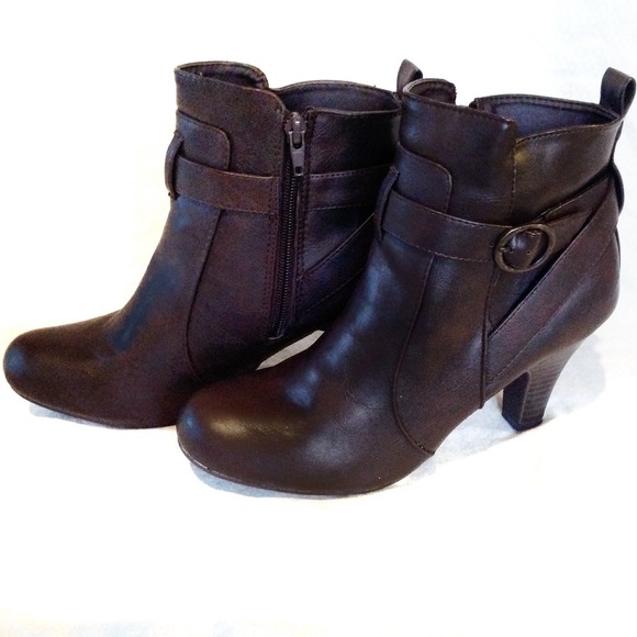 Madden Girl Side Zip Booties - Picture 2 of 4