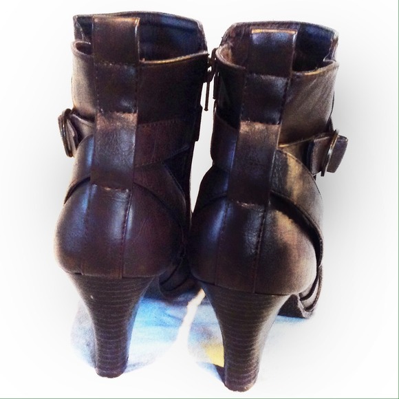Madden Girl Side Zip Booties - Picture 3 of 4
