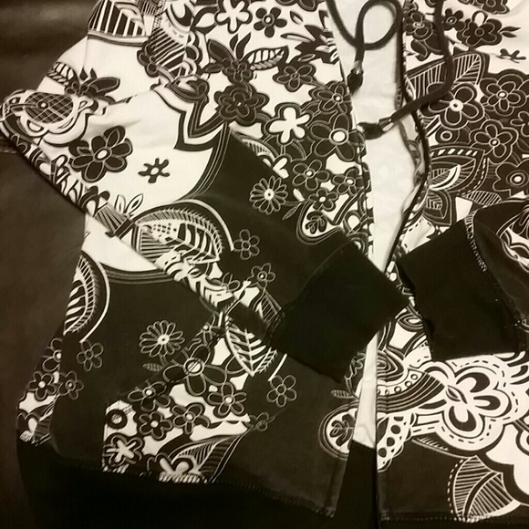 Hooded jacket - Picture 3 of 3