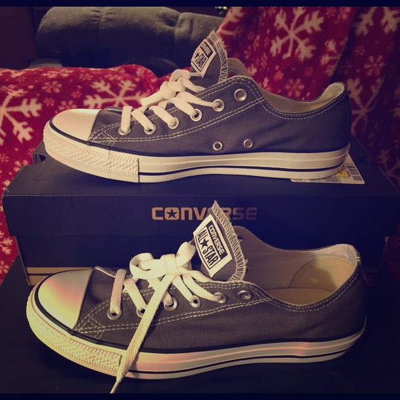 NIB Grey Converse Shoes Size 10