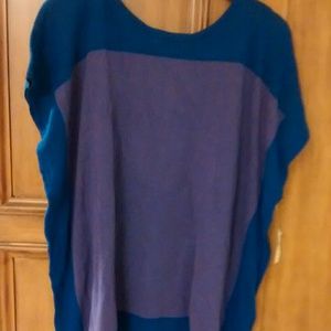 Two toned purple and royal blue short sleeve top!