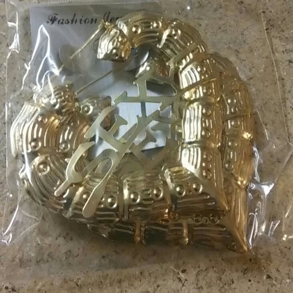Sexy gold earrings