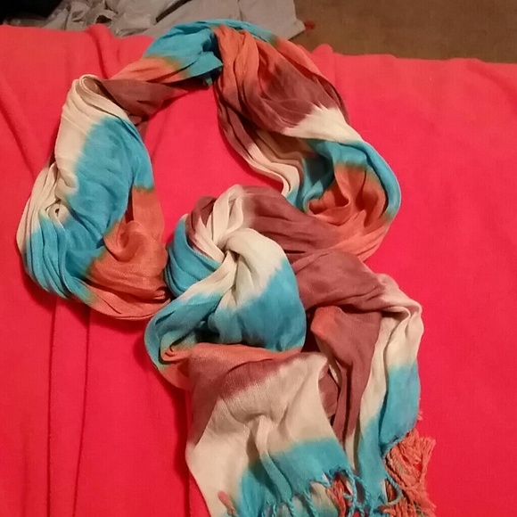 Striped multicolored scarf