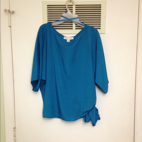 Michael Michael Kors blue blouse w/side tied.