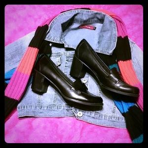 Loafer with a heel black