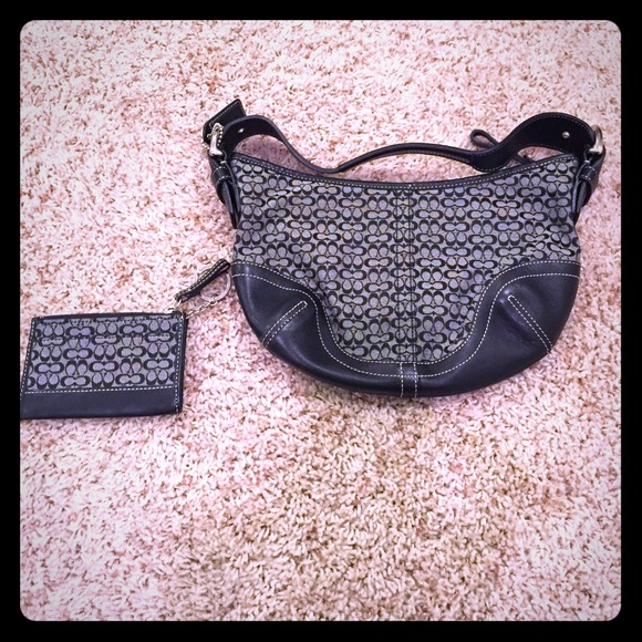 Coach black sig hobo bag with card holder