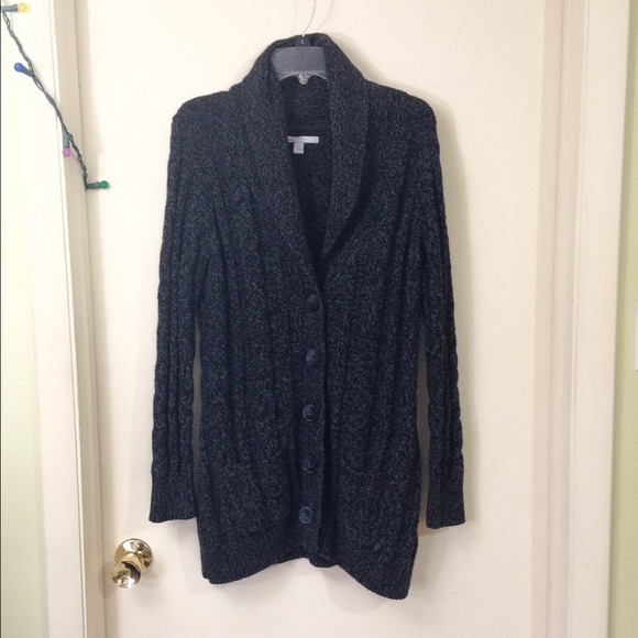 Bundle☺️ 2 cardigans and 1 pair of skinny jeans!