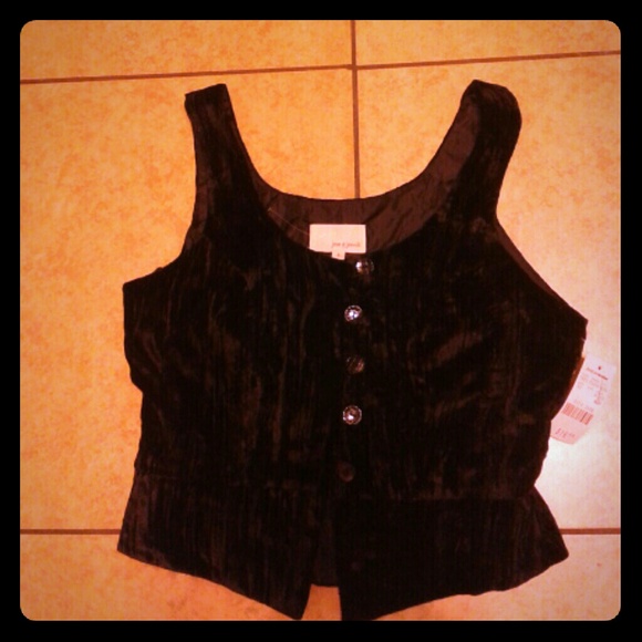 Joyce Leslie top