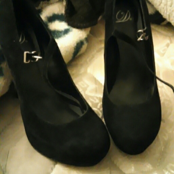 Black high heels!!!! - Picture 1 of 4