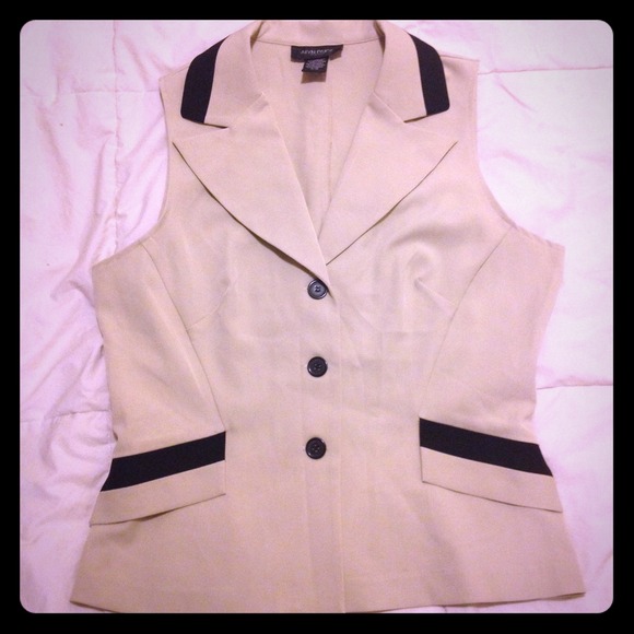 Alyn Paige Cream Vest Business Top