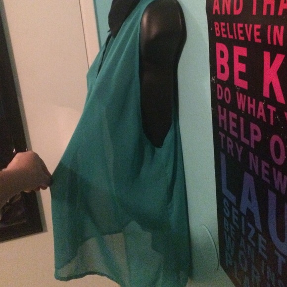 Turquoise top - Picture 2 of 2