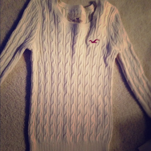 Hollister Sweaters - Hollister Ivory Round Neck Sweater.