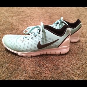 Gently Used NIKE FREE Trainers