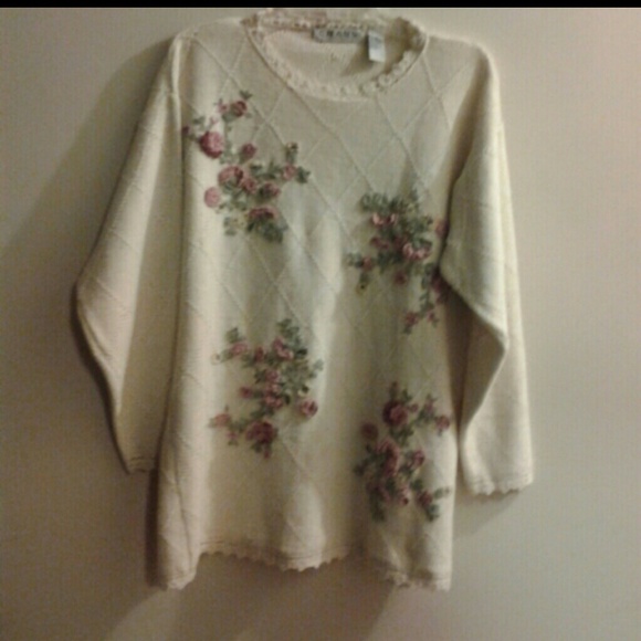 New cream sweater with crochet flowers