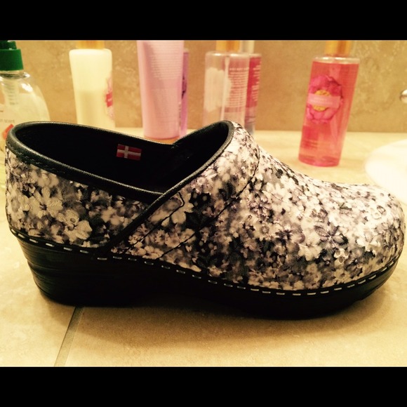 Brand new Sanita Vegan Professional Black Textile