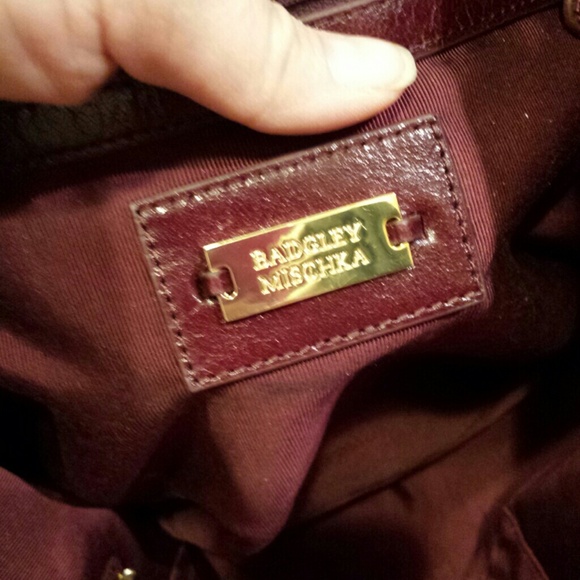 Traded .....red leather purse - Picture 2 of 3