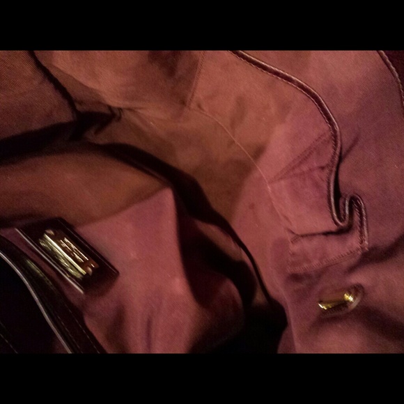 Traded .....red leather purse - Picture 3 of 3