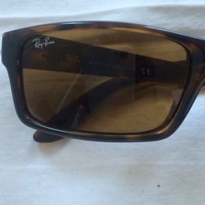 Like new - ray ban made in Italy