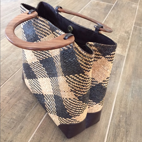 Handbag - Picture 2 of 3