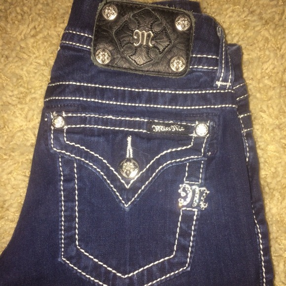 Women's dark wash miss me jeans