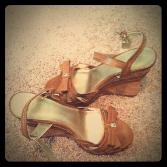 Guess 6M tan cork wedges