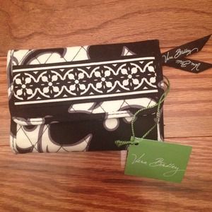 💯% Authentic Vera Bradley Euro Wallet NWT