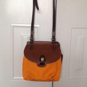 Orange ❤️Dooney and Bourke❤️sling bag