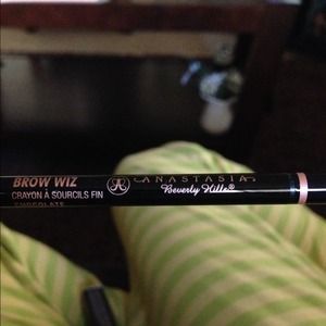 Anastasia of Beverly Hills Brow Wiz chocolate