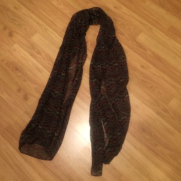 Tribal Chevron print multicolored scarf - Picture 2 of 2