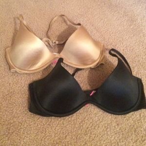2 Scoopneck Bras