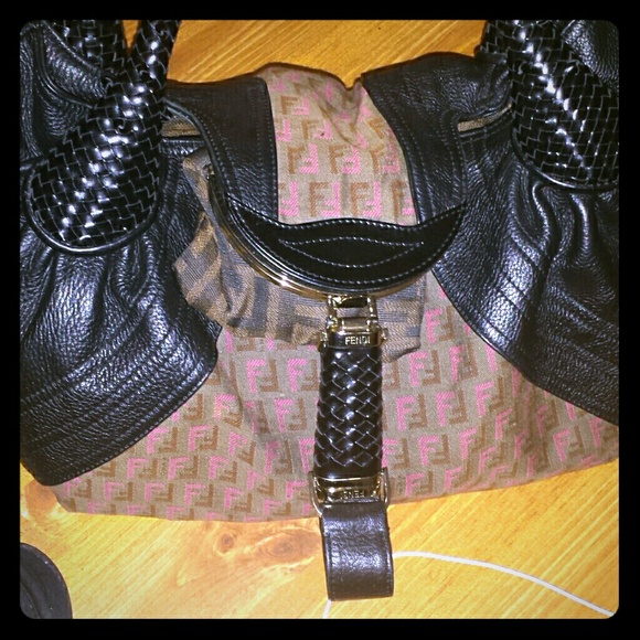 Fendi bag - Picture 1 of 3
