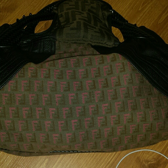 Fendi bag - Picture 2 of 3