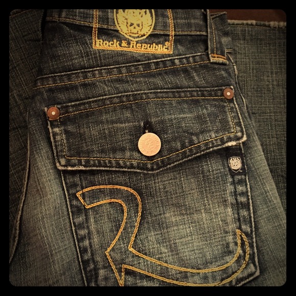 An Everyday staple! Jeans!