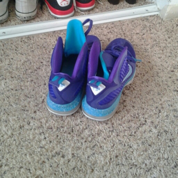 Shoes - Picture 3 of 3