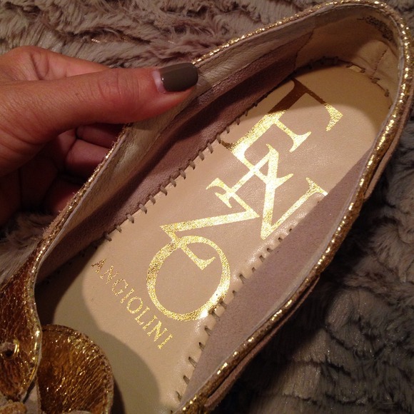 Enzo Angiolini Gold Metallic Loafers - Picture 3 of 4