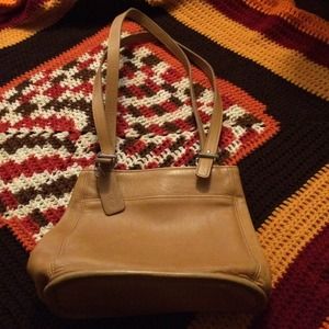 *Authentic* very clean vintage tan COACH bag