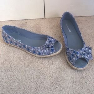 Blue floral flats