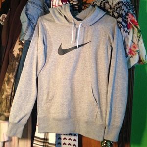 Woman's Nike Sweatshirt